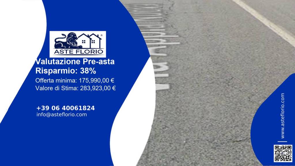 locale commerciale in vendita a Roma in zona Appio Latino