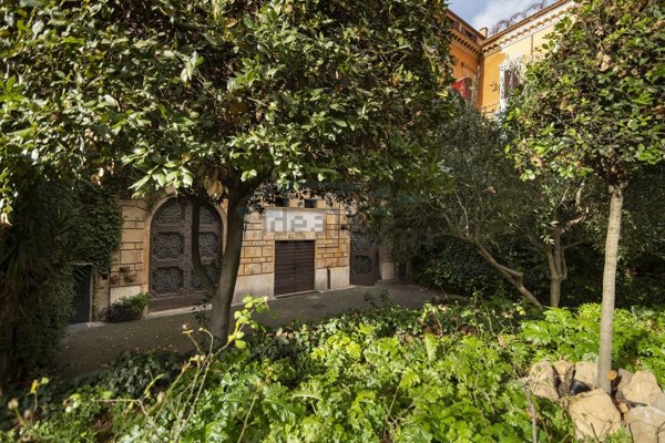 appartamento in vendita a Roma in zona Campo Marzio