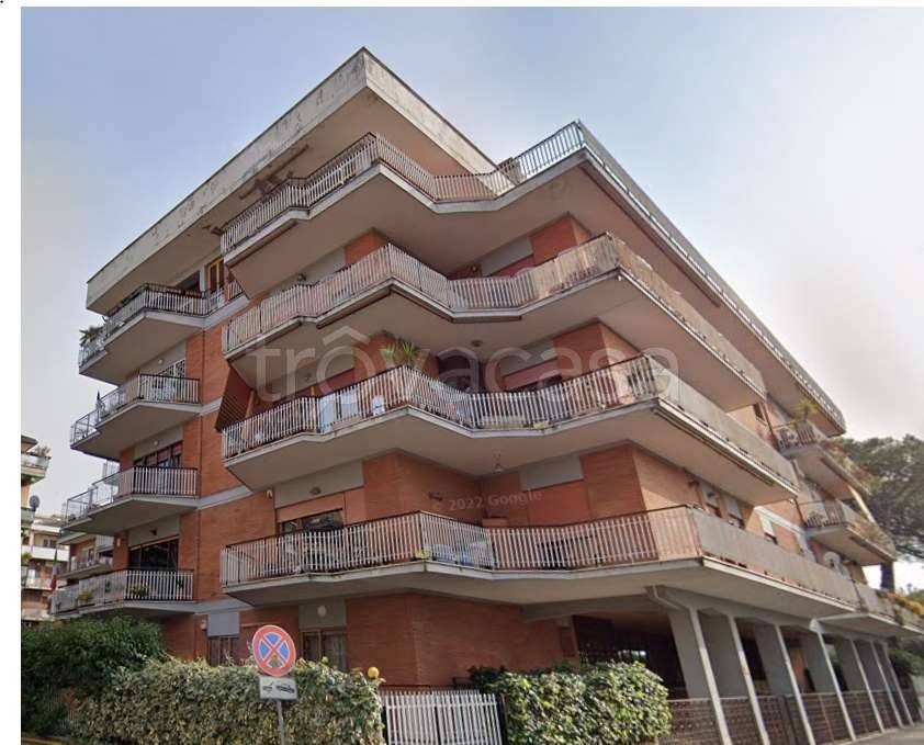 appartamento in vendita a Roma in zona Appio Claudio