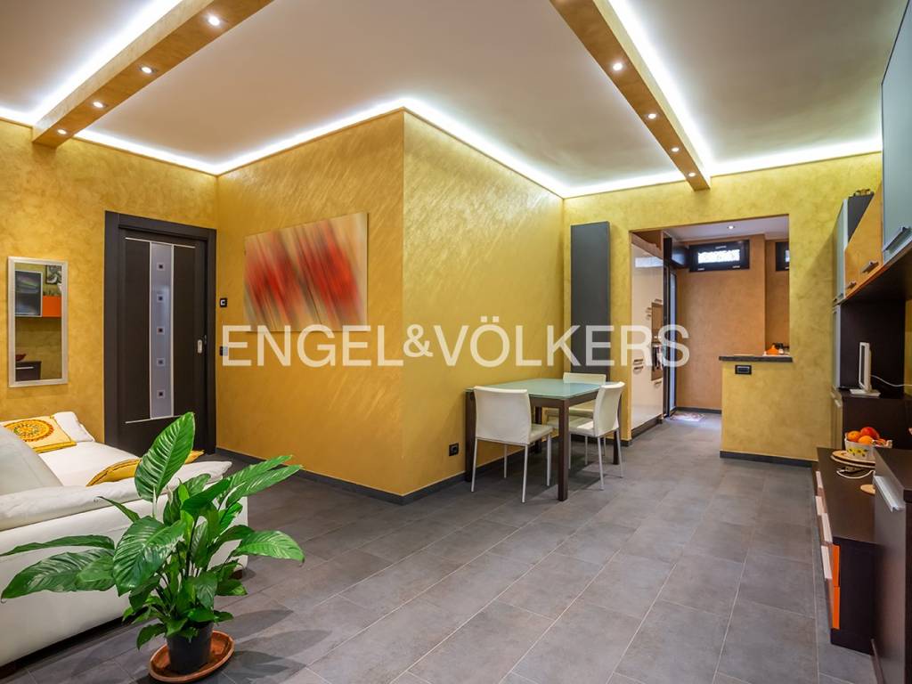 appartamento in vendita a Roma in zona Appio Claudio