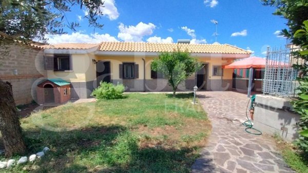 casa indipendente in vendita a Roma in zona Castelverde