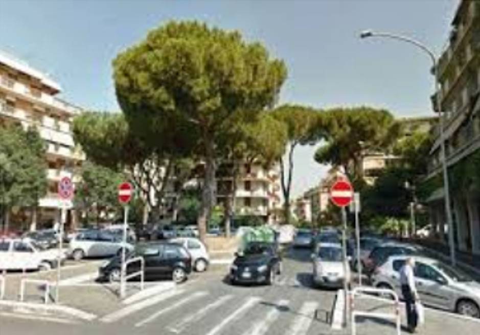 appartamento in vendita a Roma in zona Ardeatino