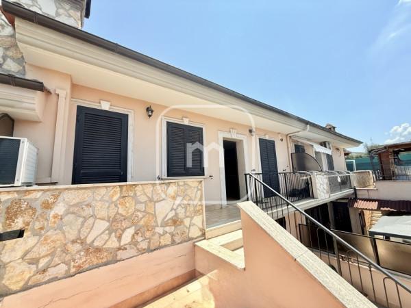 casa indipendente in vendita a Roma in zona Lunghezza