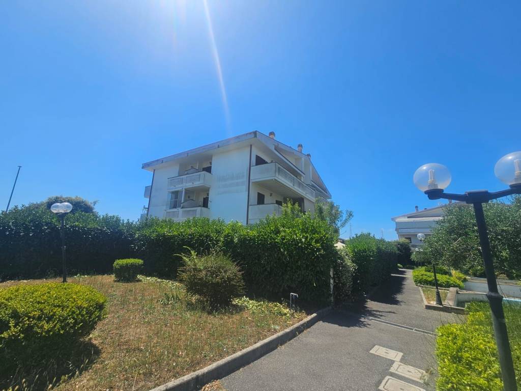 appartamento in vendita a Roma in zona Massimina/Casal Lumbroso