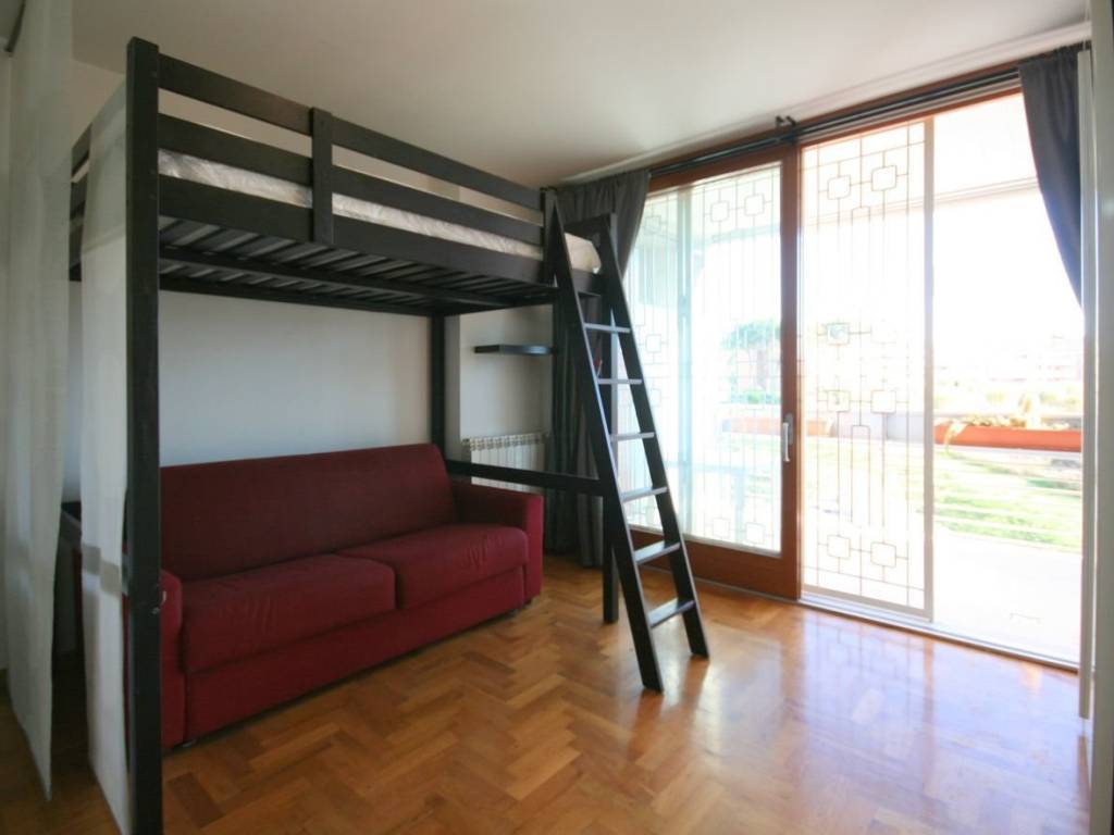 appartamento in vendita a Roma in zona Ostiense