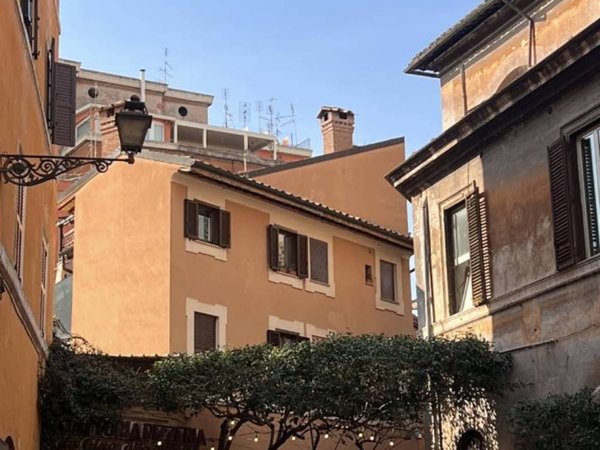 intera palazzina in vendita a Roma in zona Trastevere
