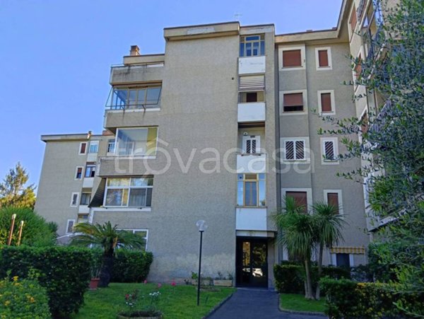 appartamento in vendita a Roma in zona Torre Gaia