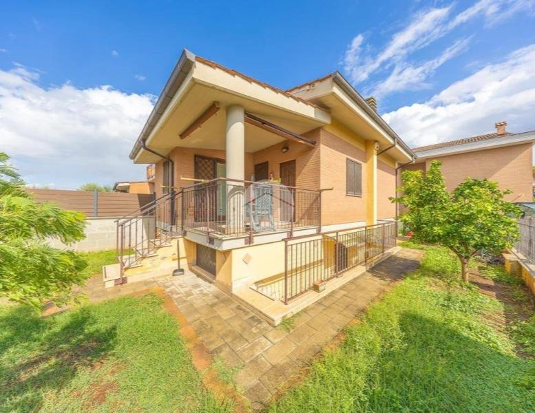 casa indipendente in vendita a Roma in zona Castelverde