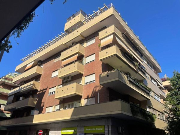 appartamento in vendita a Roma in zona Ostia