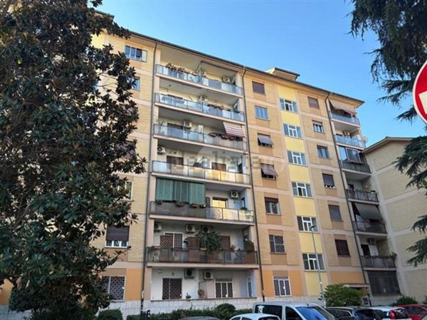 appartamento in vendita a Roma in zona Torre Spaccata