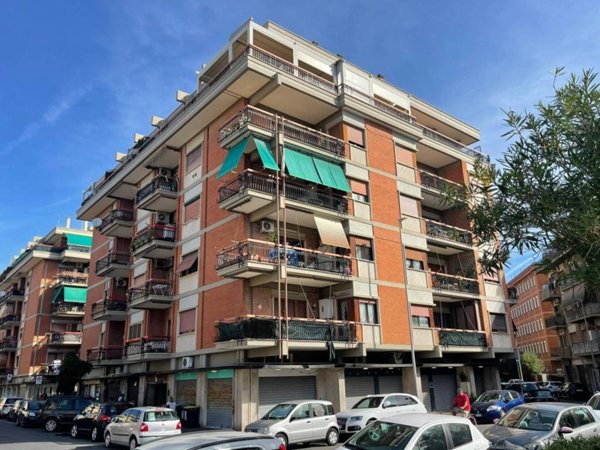 appartamento in vendita a Roma in zona Ostia