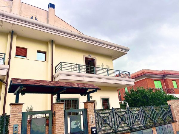 appartamento in vendita a Roma in zona Finocchio