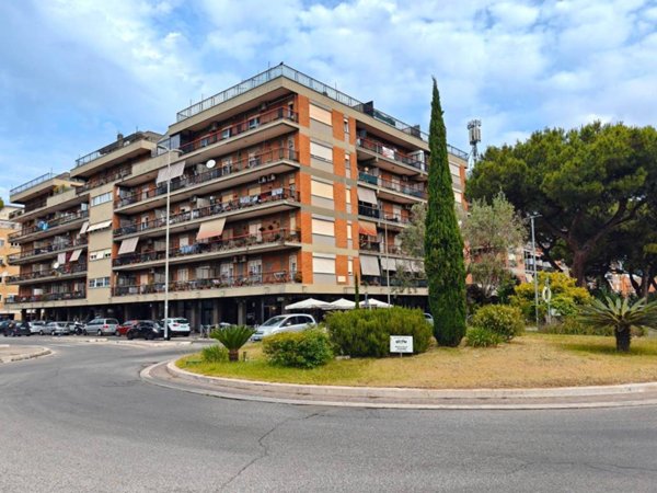 appartamento in vendita a Roma in zona Ostia