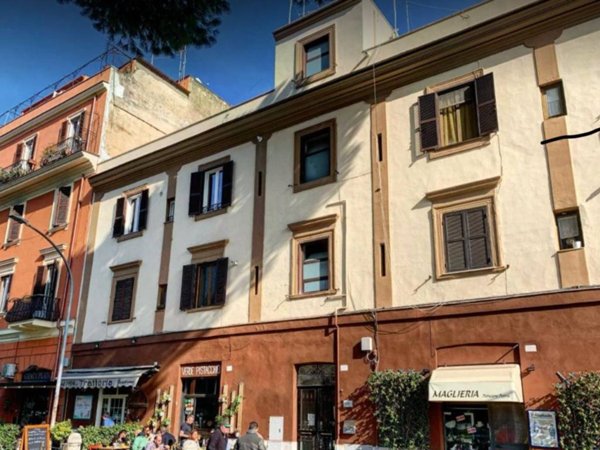 appartamento in vendita a Roma in zona Ostiense