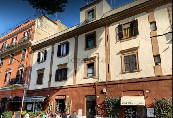 appartamento in vendita a Roma in zona Ostiense