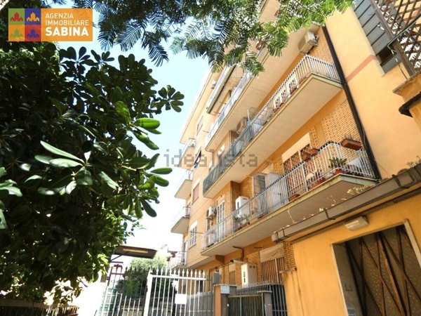 appartamento in vendita a Roma in zona Prenestino-Centocelle