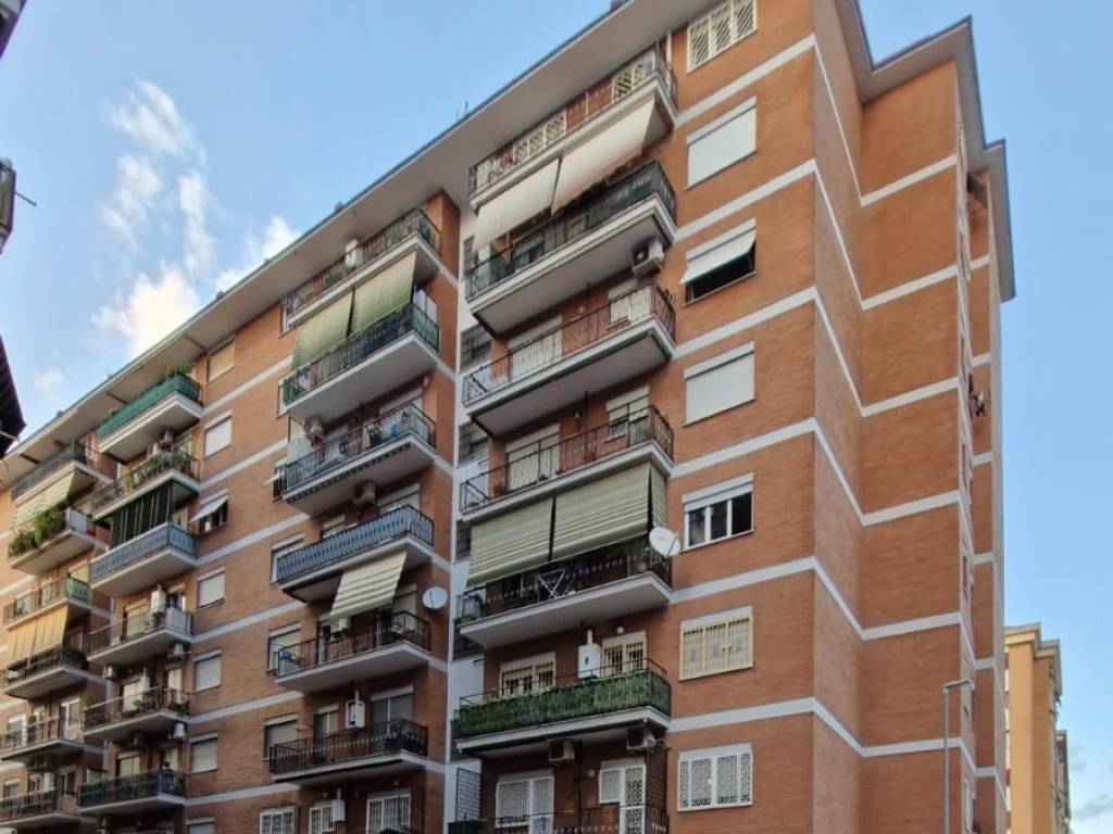 appartamento in vendita a Roma in zona Cinecittà