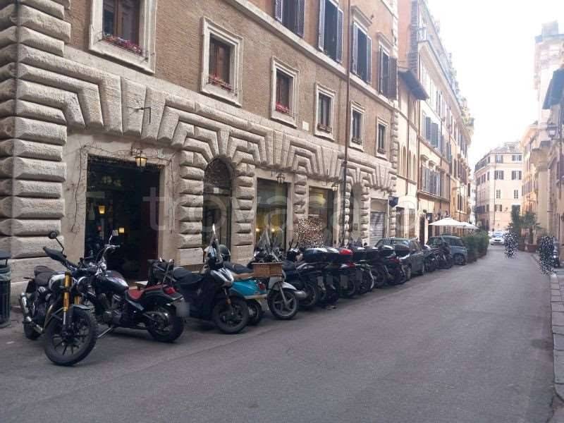 trivano in vendita a Roma in zona Rione di Ponte