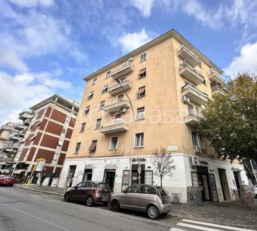 appartamento in vendita a Roma in zona Gianicolense