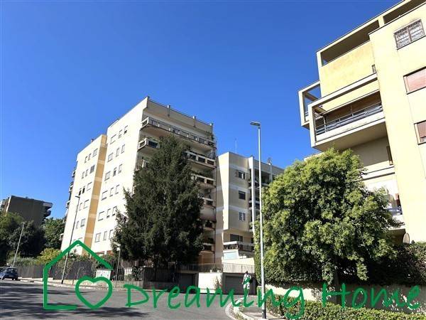 appartamento in vendita a Roma in zona Giuliano Dalmata