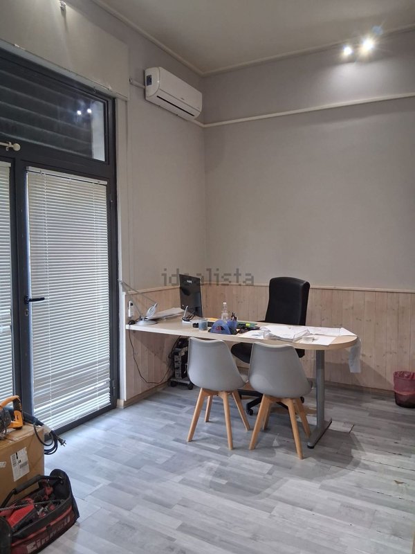 ufficio in vendita a Roma in zona Tor Bella Monaca