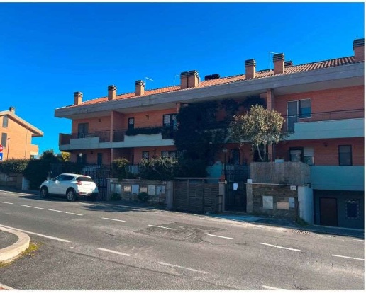 casa indipendente in vendita a Roma in zona Cesano