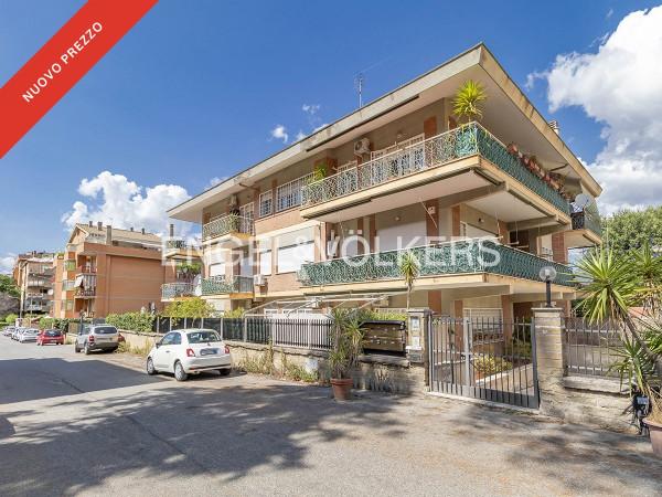appartamento in vendita a Roma in zona Tomba di Nerone