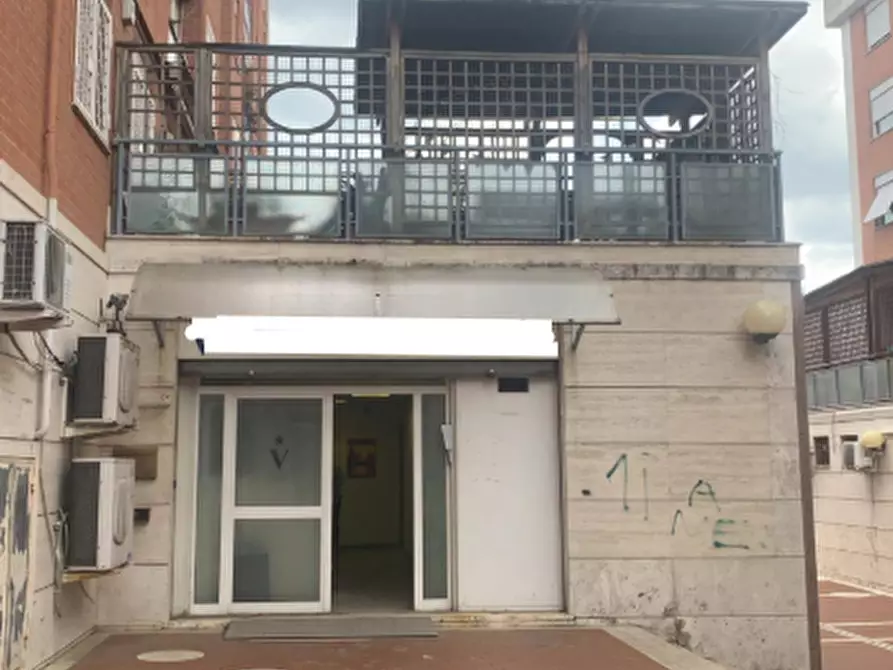 negozio in vendita a Roma in zona Ponte Mammolo
