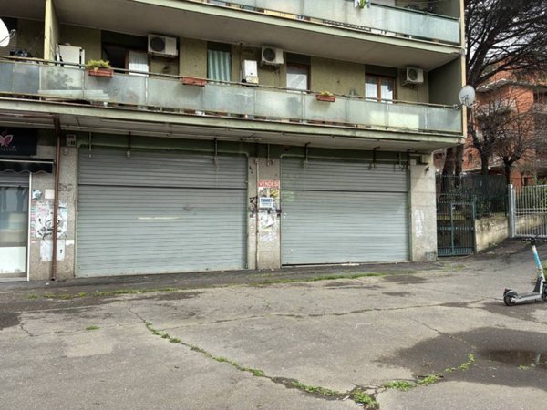 negozio in vendita a Roma in zona Ponte di Nona