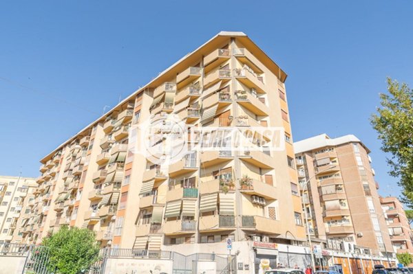 appartamento in vendita a Roma in zona Ostiense