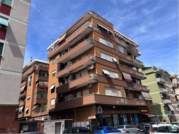 appartamento in vendita a Roma in zona Prenestino-Centocelle