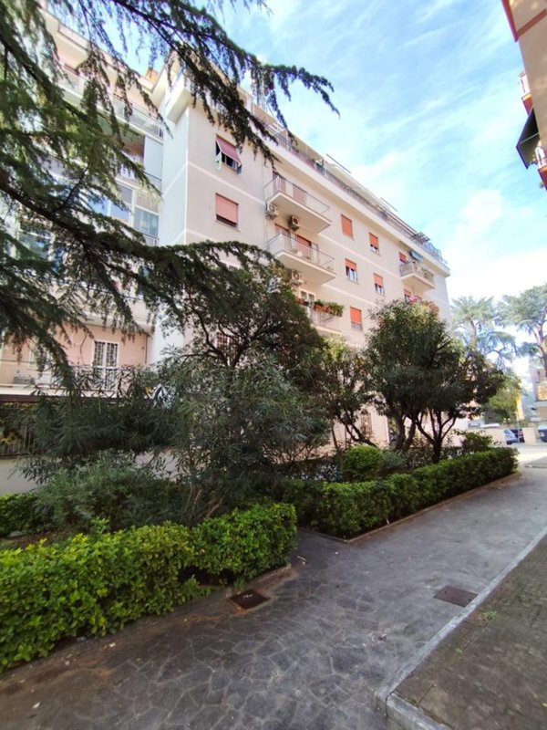 appartamento in vendita a Roma in zona EUR