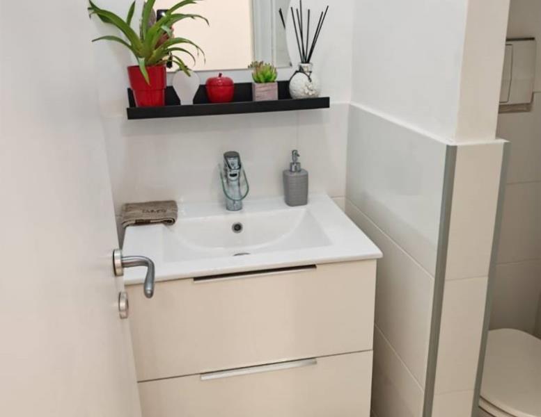 negozio in vendita a Roma in zona Cinecittà