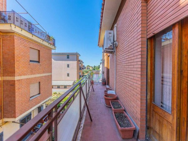 appartamento in vendita a Roma in zona Romanina