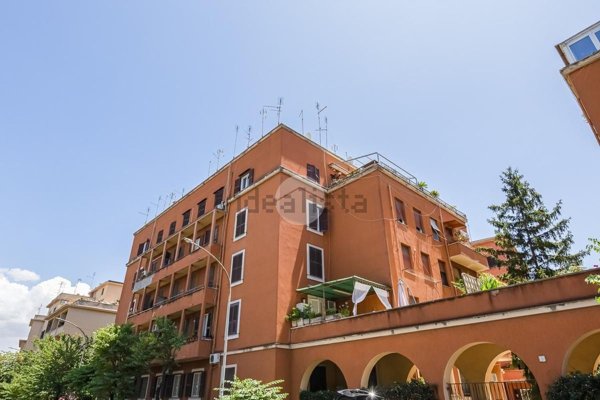 appartamento in vendita a Roma in zona Ostiense