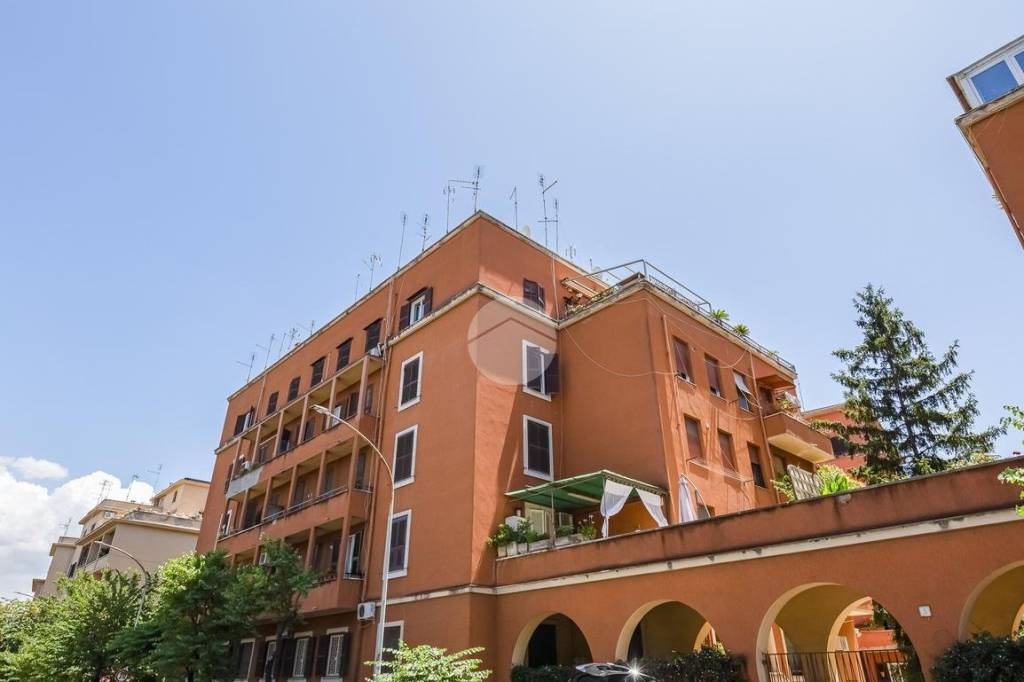 appartamento in vendita a Roma in zona Ostiense