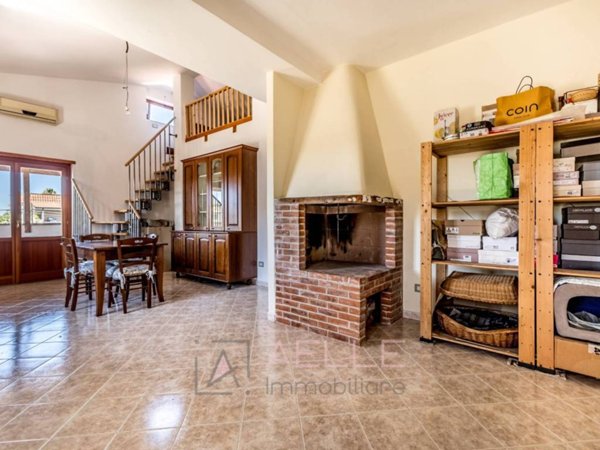 appartamento in vendita a Roma in zona Acilia