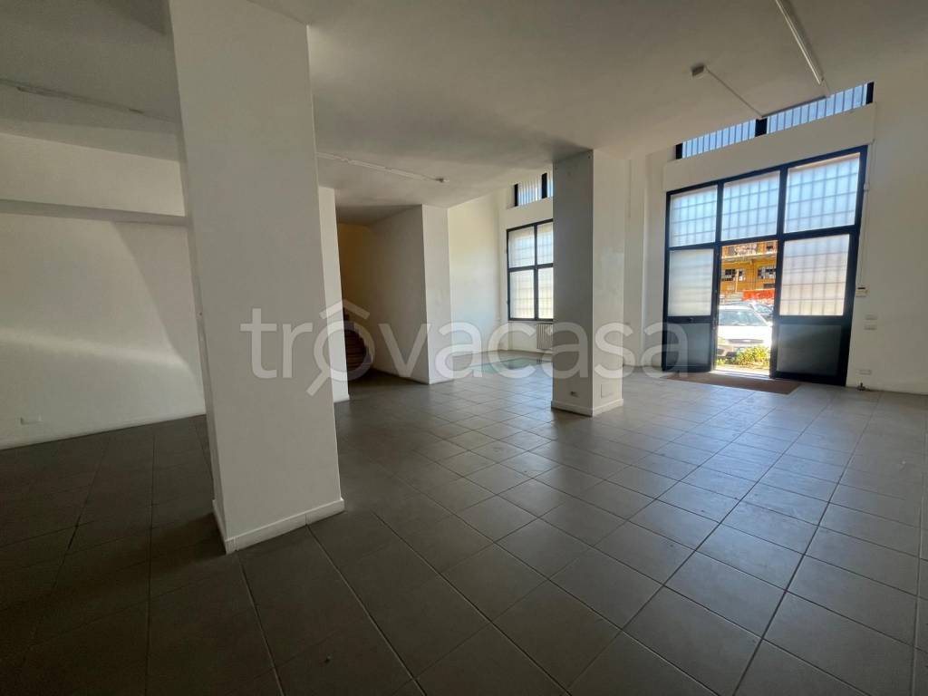 negozio in vendita a Roma in zona Ostiense