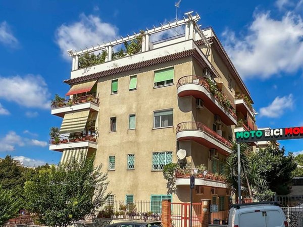 appartamento in vendita a Roma in zona Gianicolense