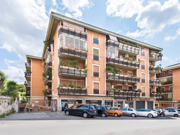 appartamento in vendita a Roma in zona Tuscolano