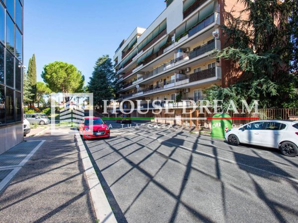 appartamento in vendita a Roma in zona Sette Bagni