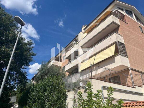 appartamento in vendita a Roma in zona Valle Muricana
