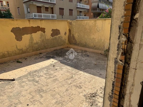appartamento in vendita a Roma in zona Ostia