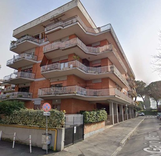 appartamento in vendita a Roma in zona Appio Claudio