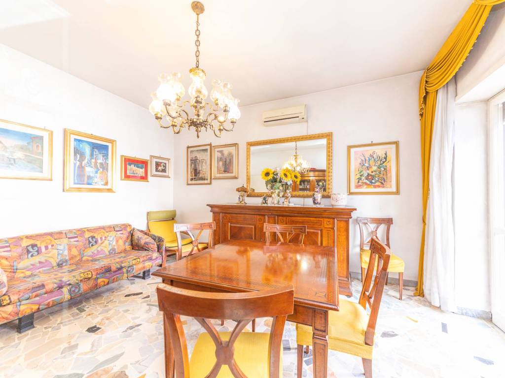 appartamento in vendita a Roma in zona Appio Claudio