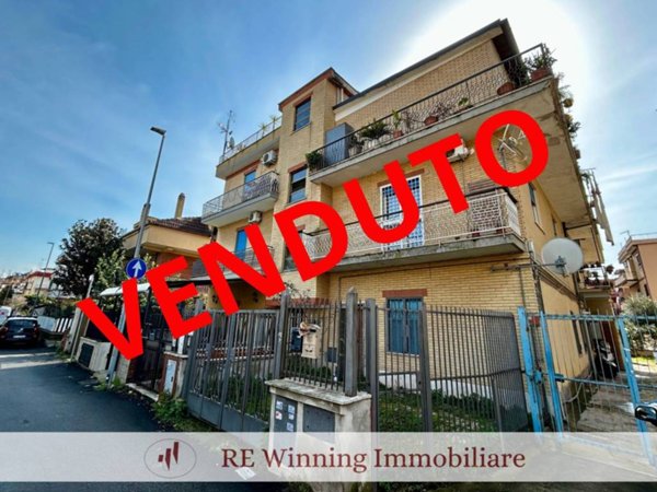 appartamento in vendita a Roma in zona Torre Angela