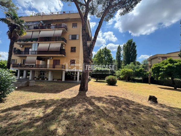 appartamento in vendita a Roma in zona Casalotti