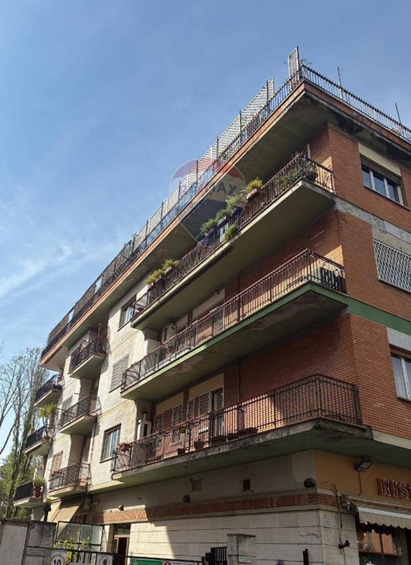 appartamento in vendita a Roma in zona Ardeatino