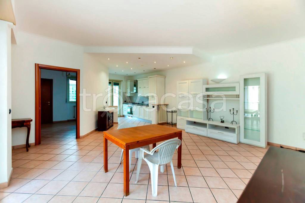 appartamento in vendita a Roma in zona Casal Palocco