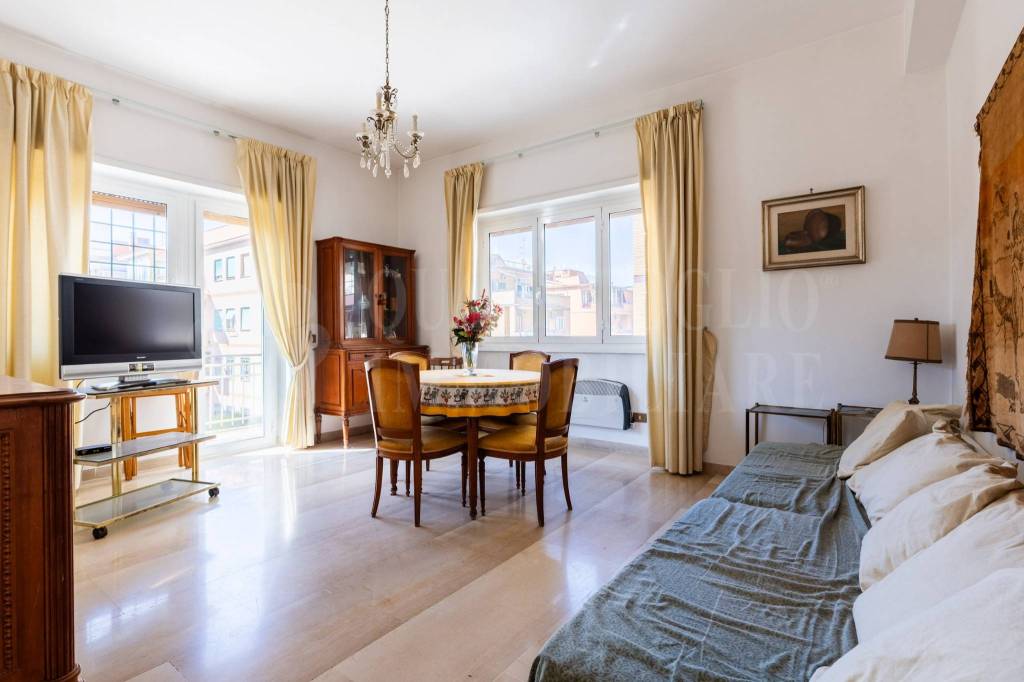 appartamento in vendita a Roma in zona Ostia